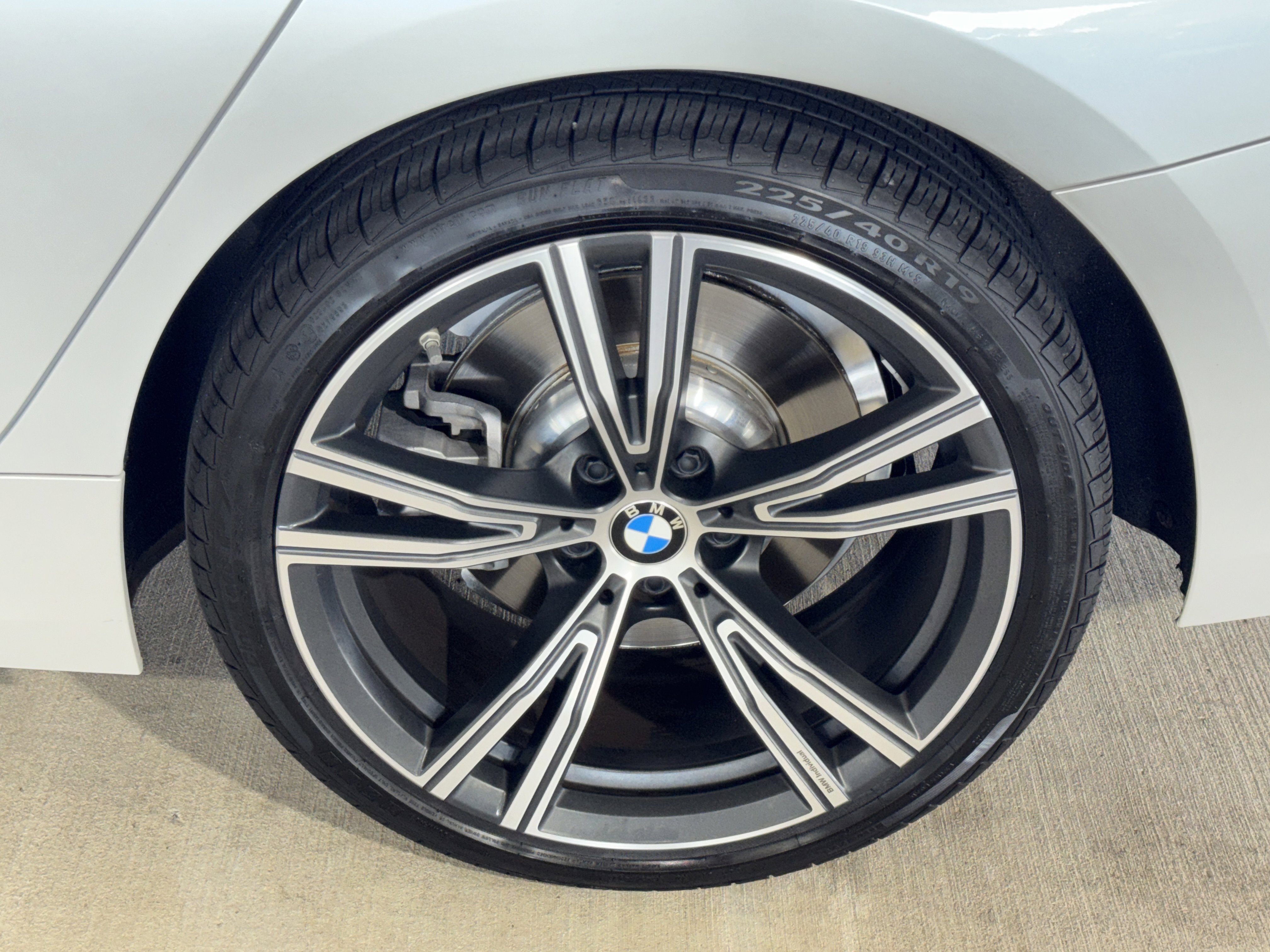 Certified 2023 BMW 330i xDrive Sedan w/ Premium Package AWD/4WD image 35