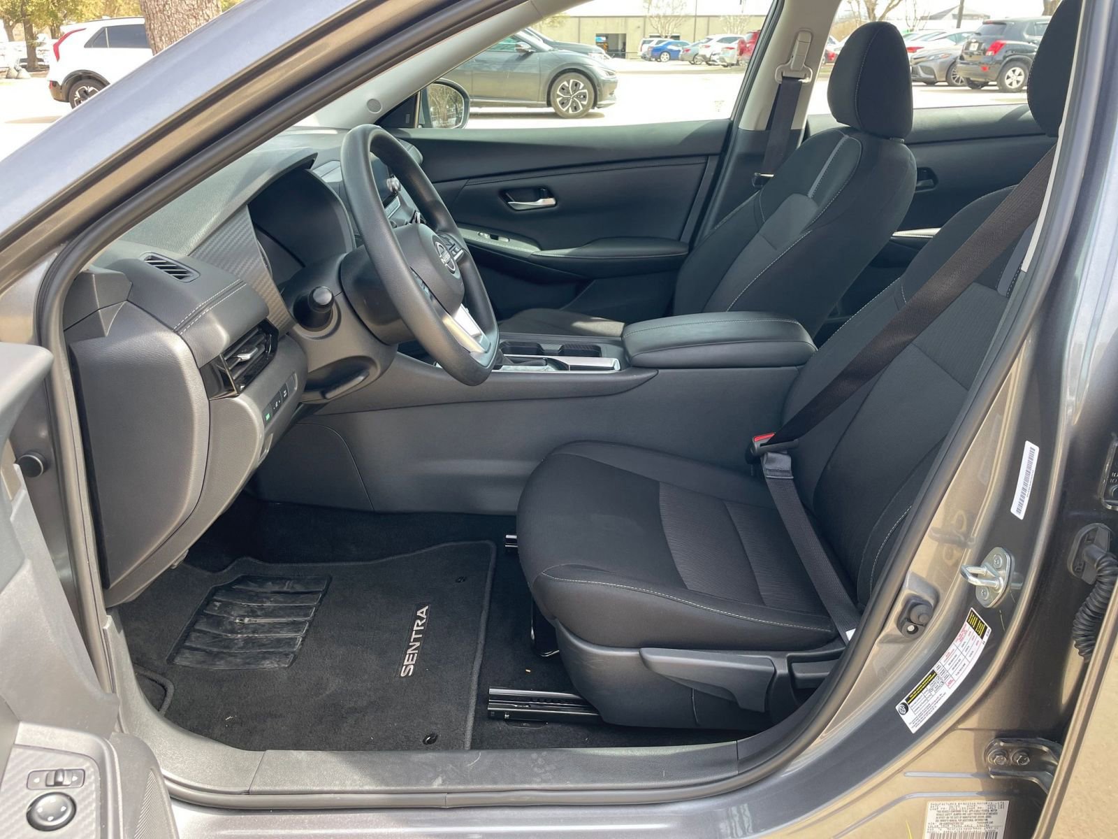 Used 2025 Nissan Sentra SV image 30