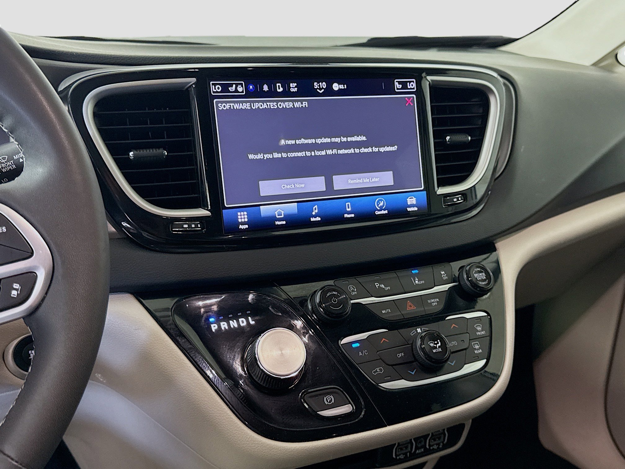 Used 2024 Chrysler Pacifica Touring-L FWD image 18