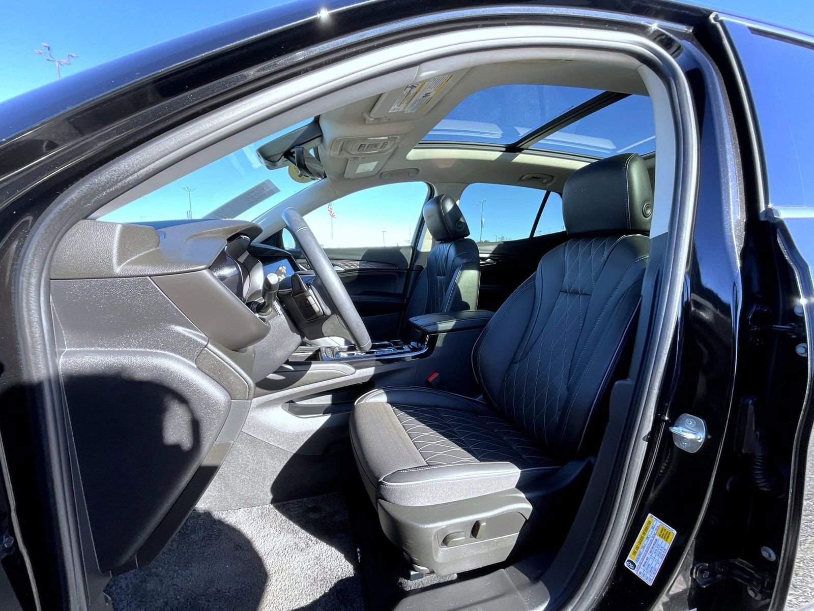 Certified 2023 Buick Envision Avenir image 10