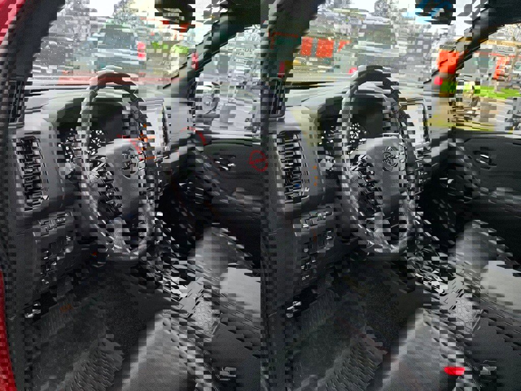 Used 2022 Nissan Frontier PRO-4X w/ Pro-4X Premium Package image 9