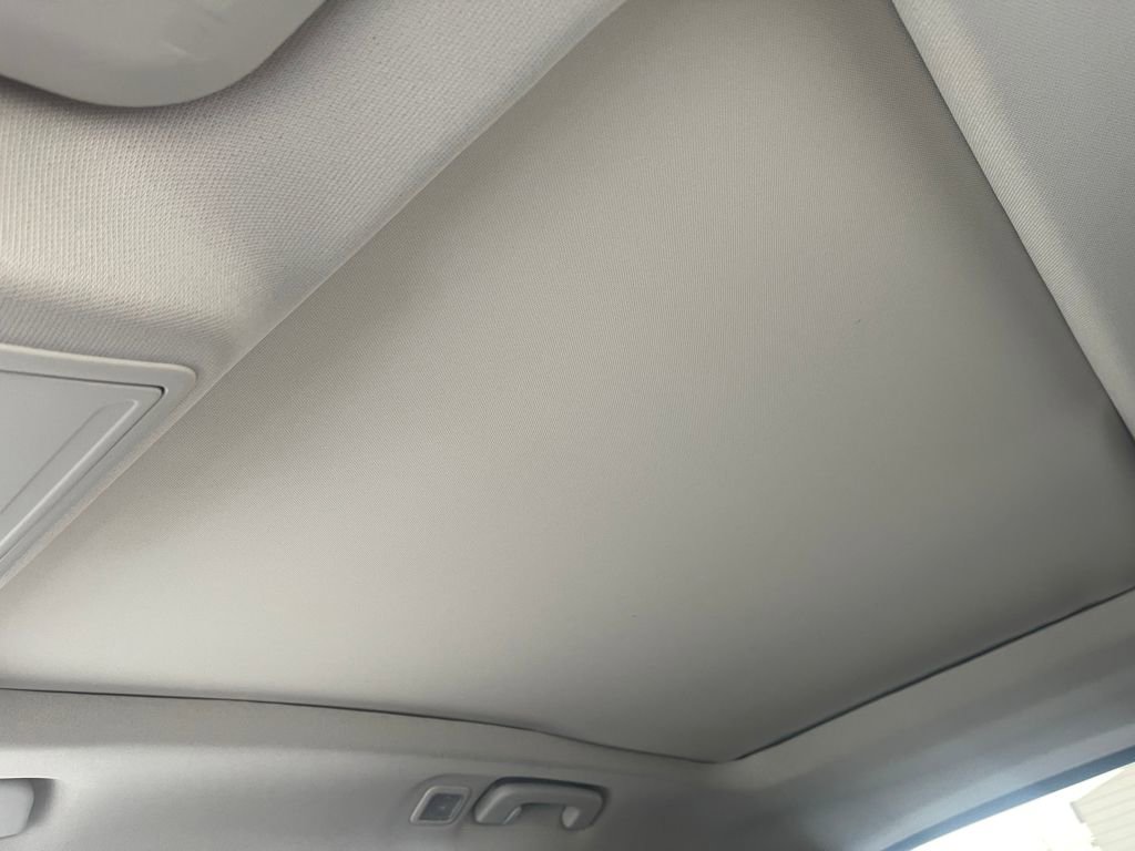 Used 2021 Ford Escape SE image 28