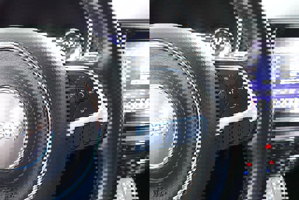 Used 2020 Jeep Compass Limited image 22