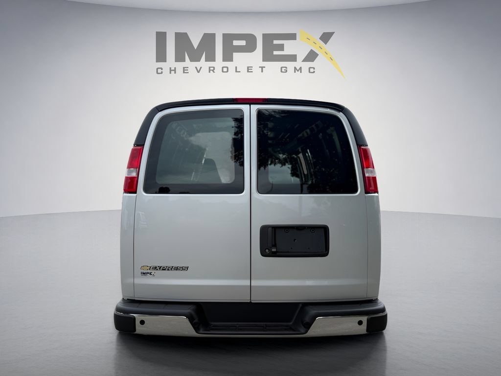 New 2026 Chevrolet Express 3500 Extended w/ Driver Convenience Package RWD image 4