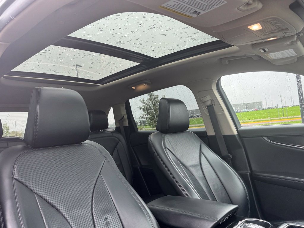 Used 2023 Lincoln Nautilus Reserve AWD/4WD image 28