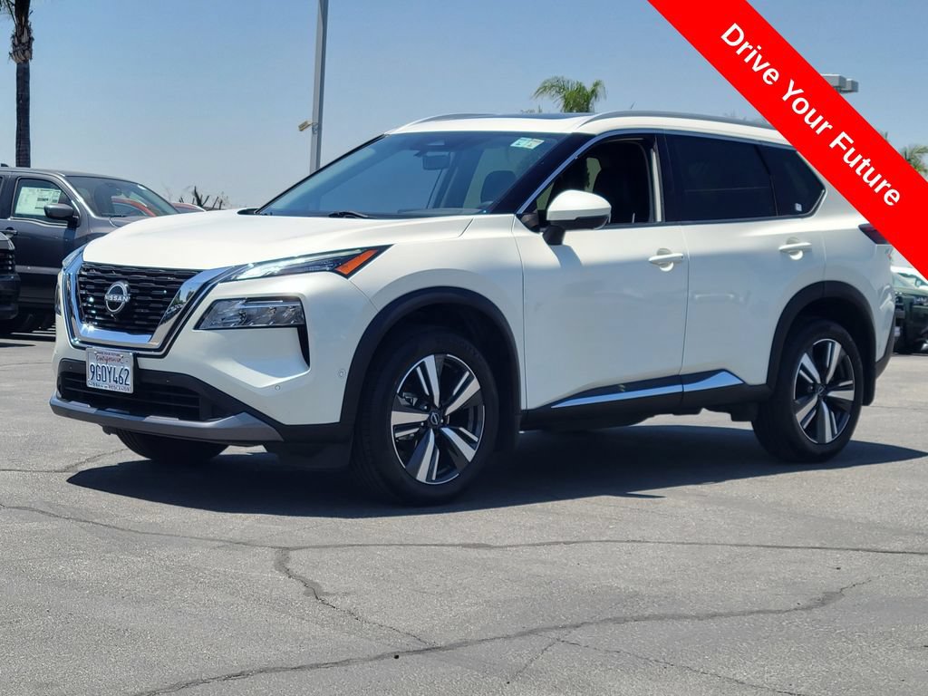 Used 2023 Nissan Rogue SL w/ SL Premium Package FWD image 2