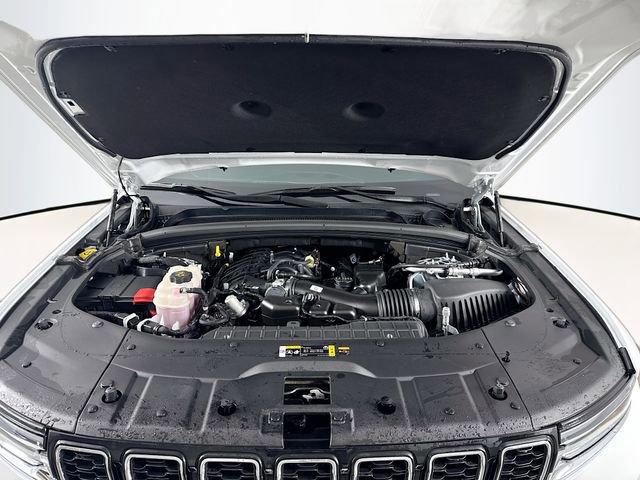 Used 2024 Jeep Grand Cherokee Limited image 35