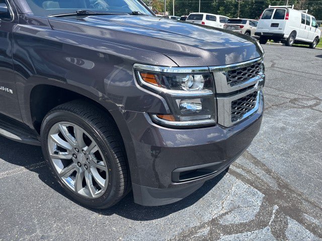 Used 2018 Chevrolet Suburban LT AWD/4WD image 6
