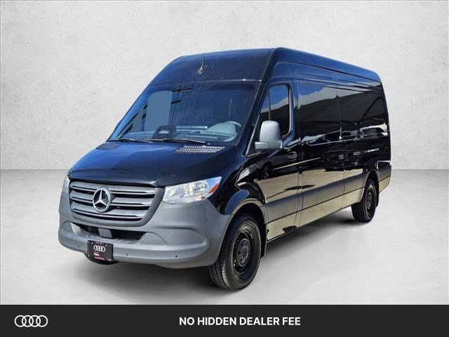 Used 2025 Mercedes-Benz Sprinter 2500 image 1