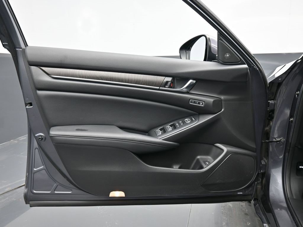 Used 2022 Honda Accord Touring image 30