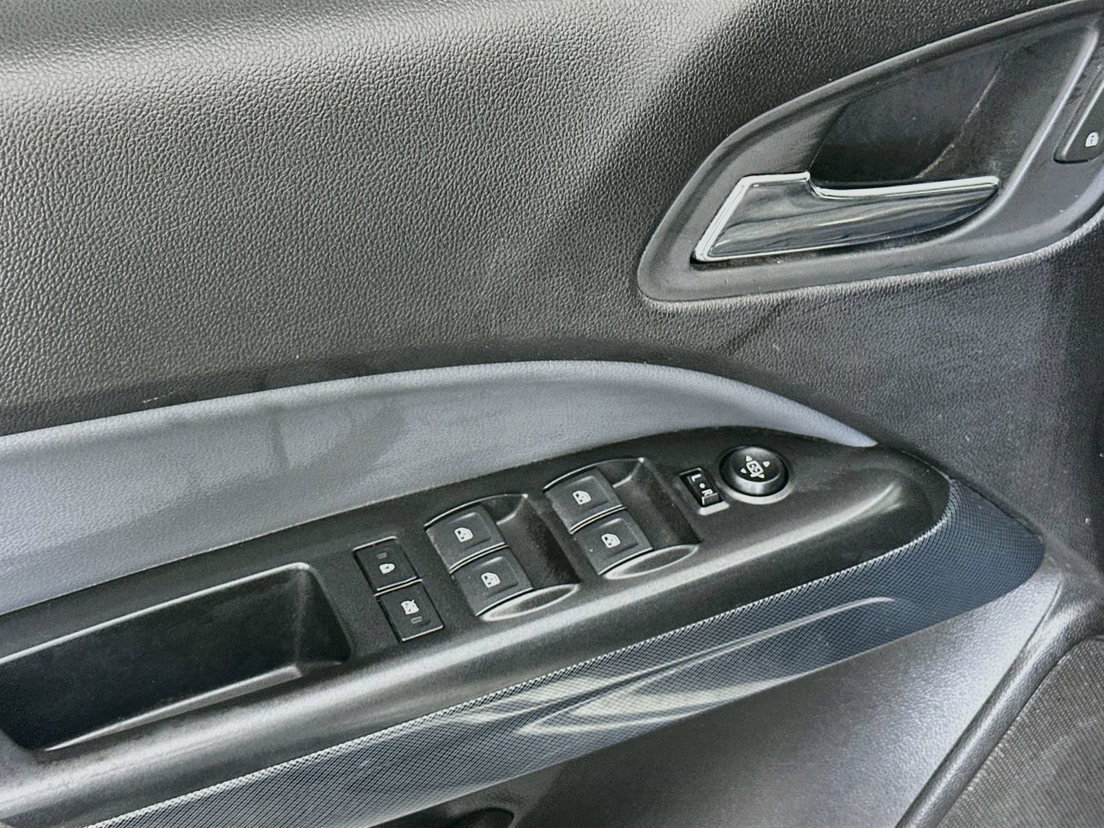Used 2018 Chevrolet Colorado Z71 AWD/4WD image 17