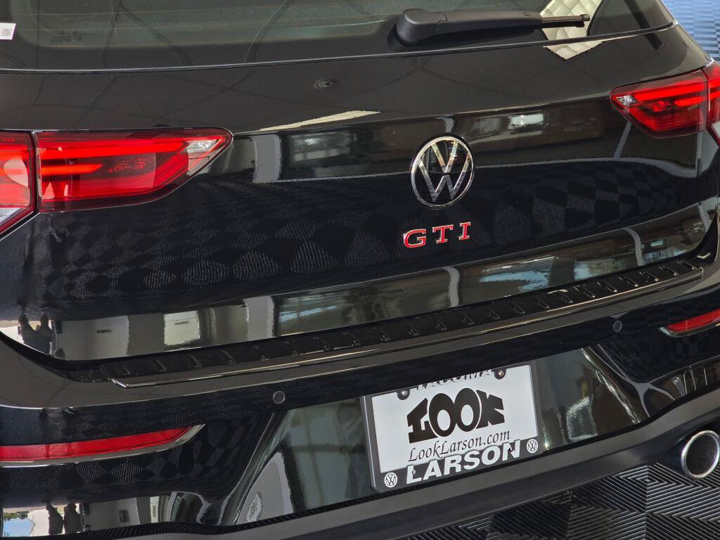 New 2026 Volkswagen GTI SE FWD image 12