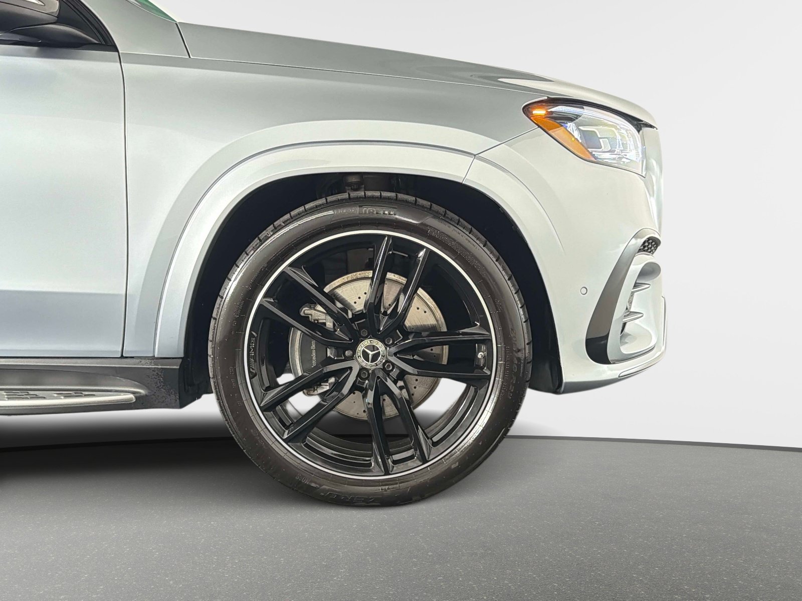 Used 2025 Mercedes-Benz GLS 580 4MATIC image 22