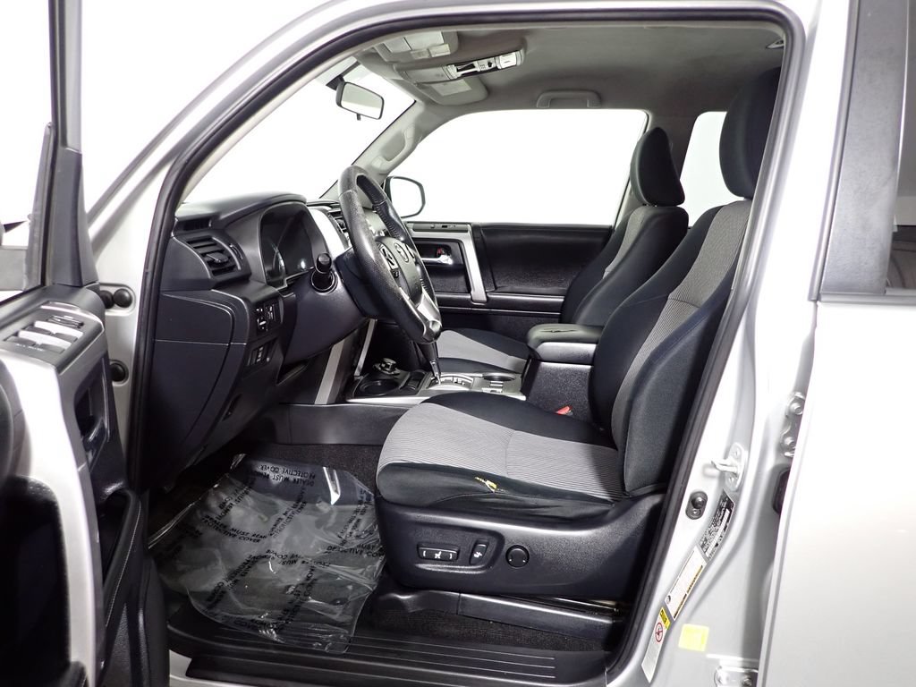 Used 2014 Toyota 4Runner SR5 AWD/4WD image 20