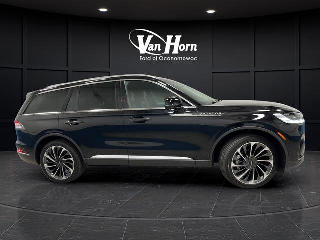 Used 2025 Lincoln Aviator Reserve w/ Equipment Group 201A AWD/4WD image 8
