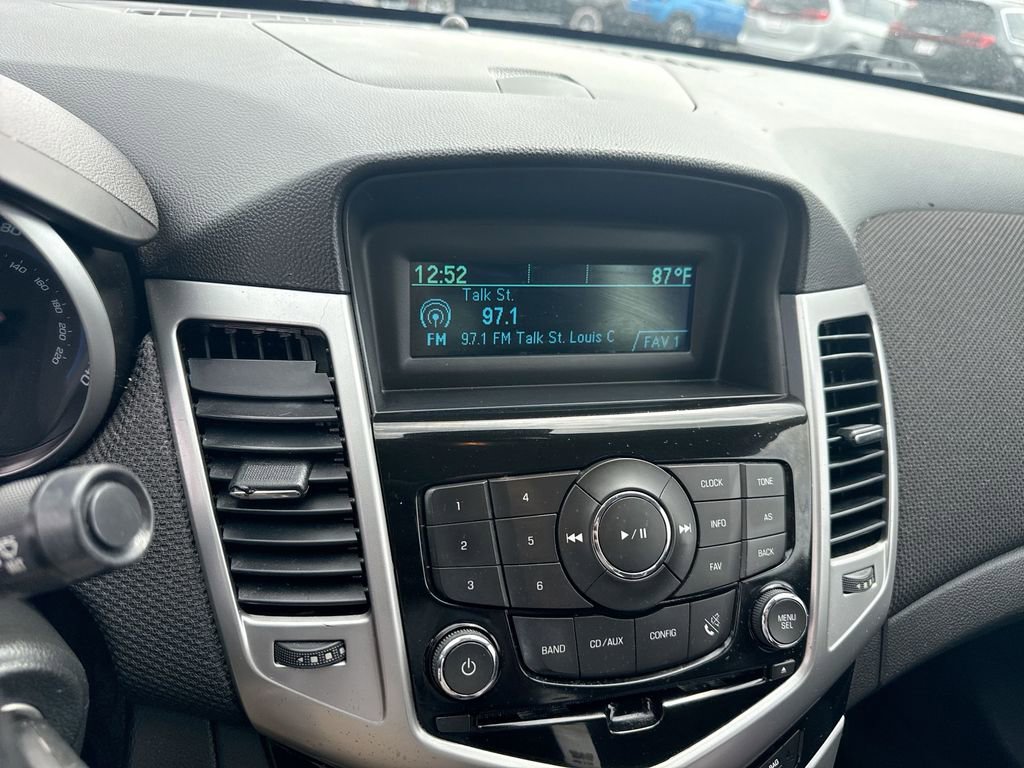 Used 2013 Chevrolet Cruze LT image 16