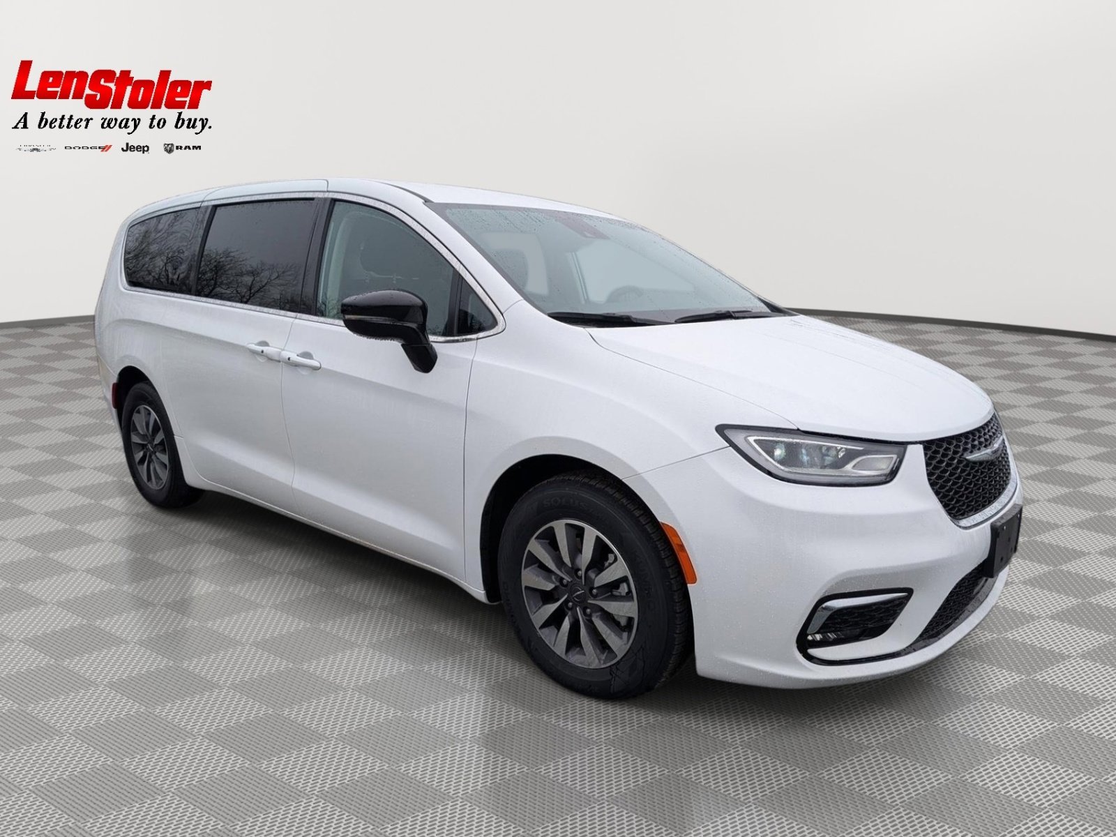 Used 2024 Chrysler Pacifica Select image 7