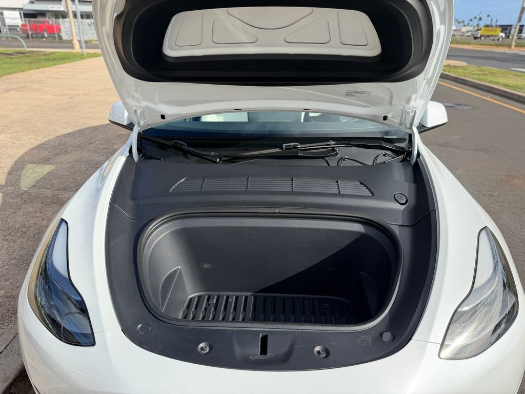 Used 2024 Tesla Model Y Performance image 11