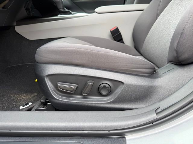 Used 2023 Toyota Camry LE w/ Convenience Package image 9