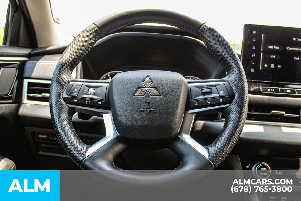 Used 2025 Mitsubishi Outlander SE FWD image 24