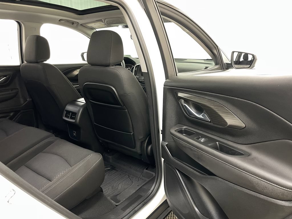 Certified 2022 GMC Terrain SLE w/ Driver Convenience Package FWD image 39