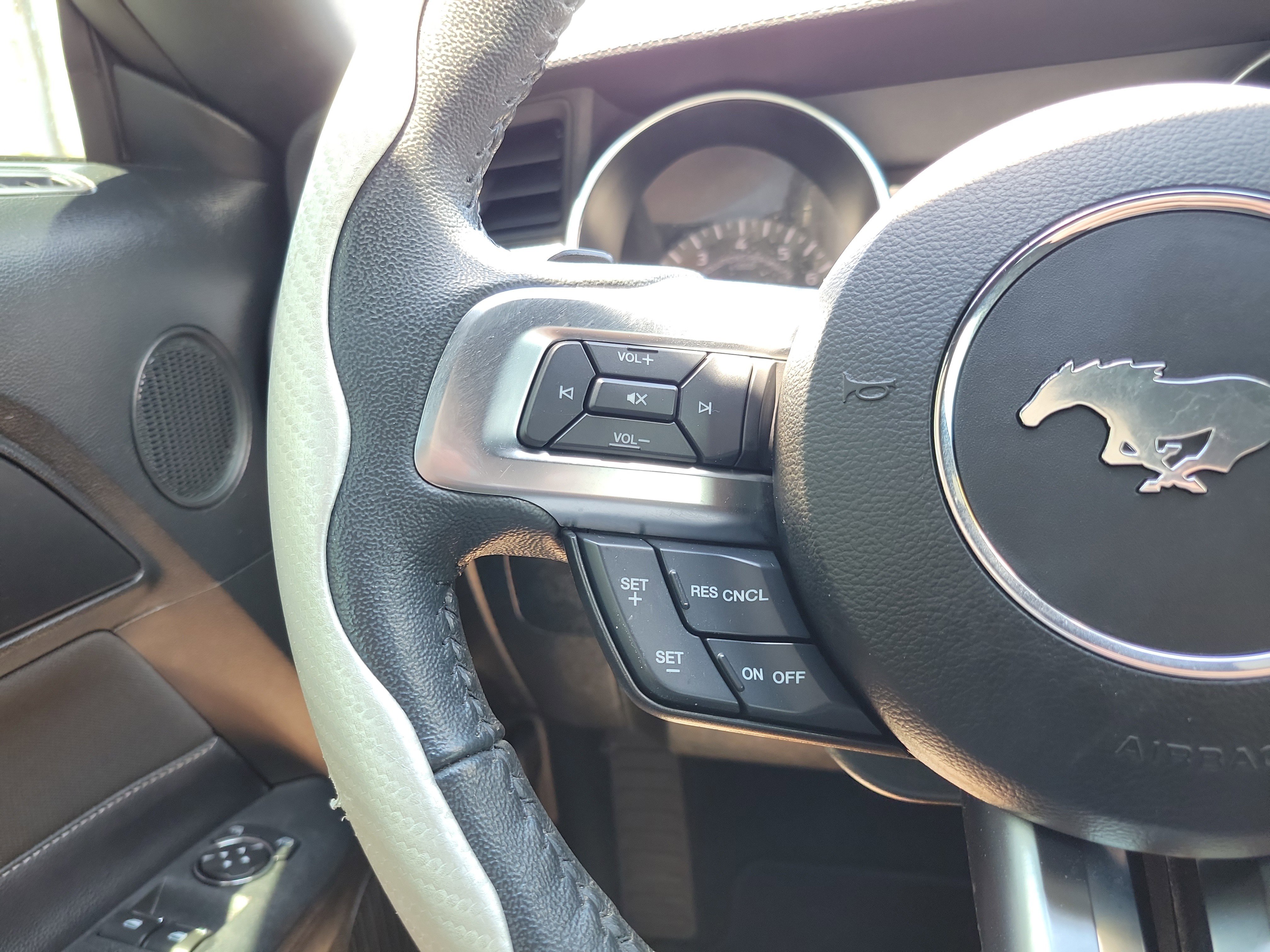 Used 2020 Ford Mustang Coupe w/ Equipment Group 101A RWD image 20