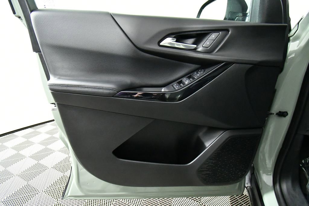 Used 2025 Chevrolet Equinox LT image 21