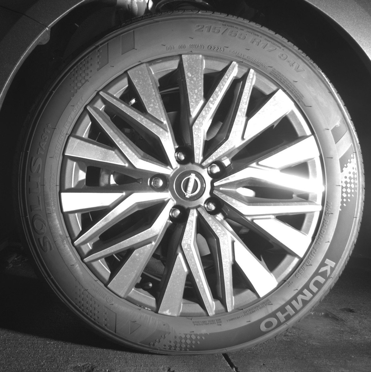 Used 2025 Nissan Altima 2.5 SV FWD image 12