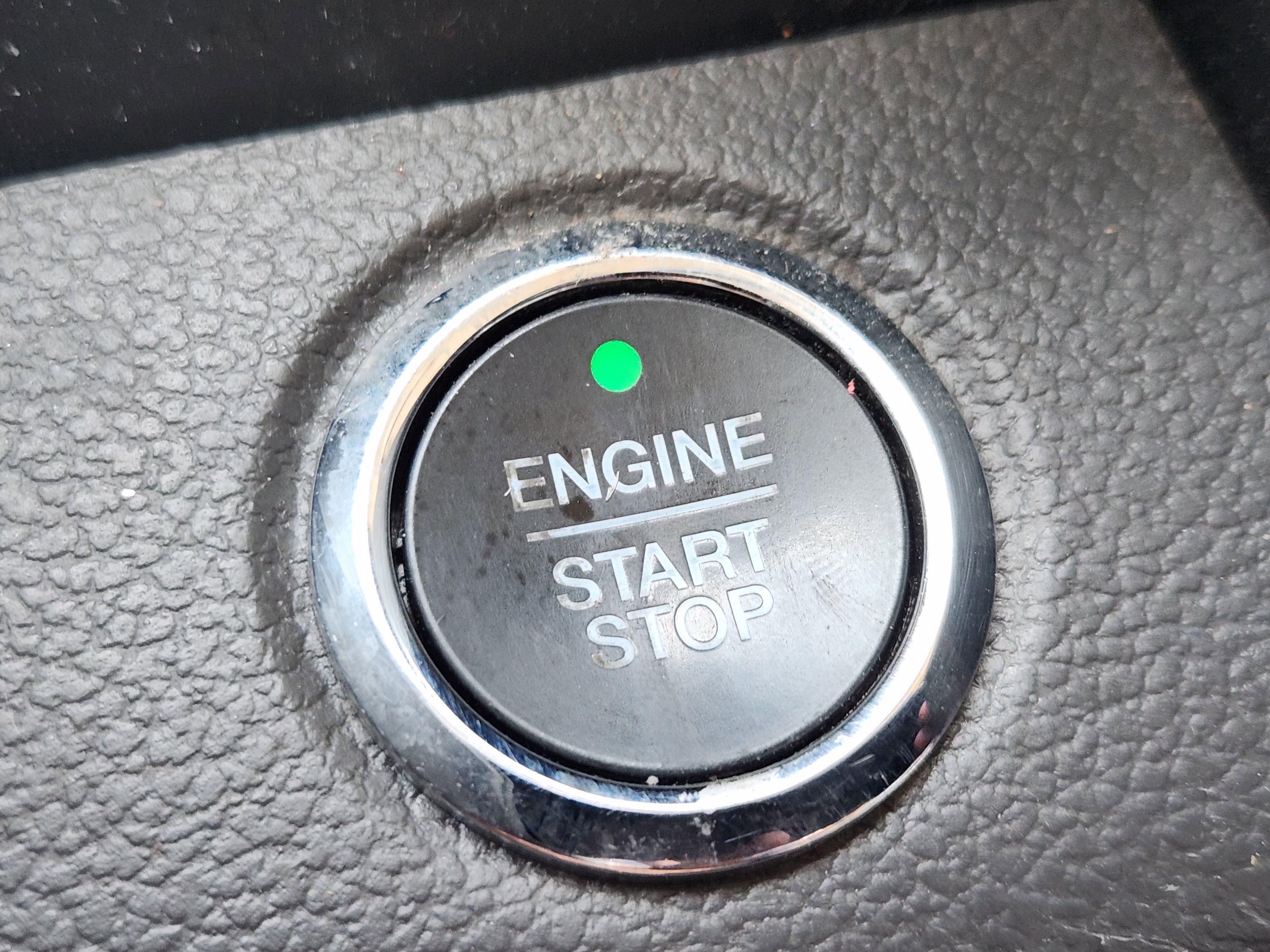 Used 2018 Ford Expedition XLT w/ Equipment Group 202A RWD image 21