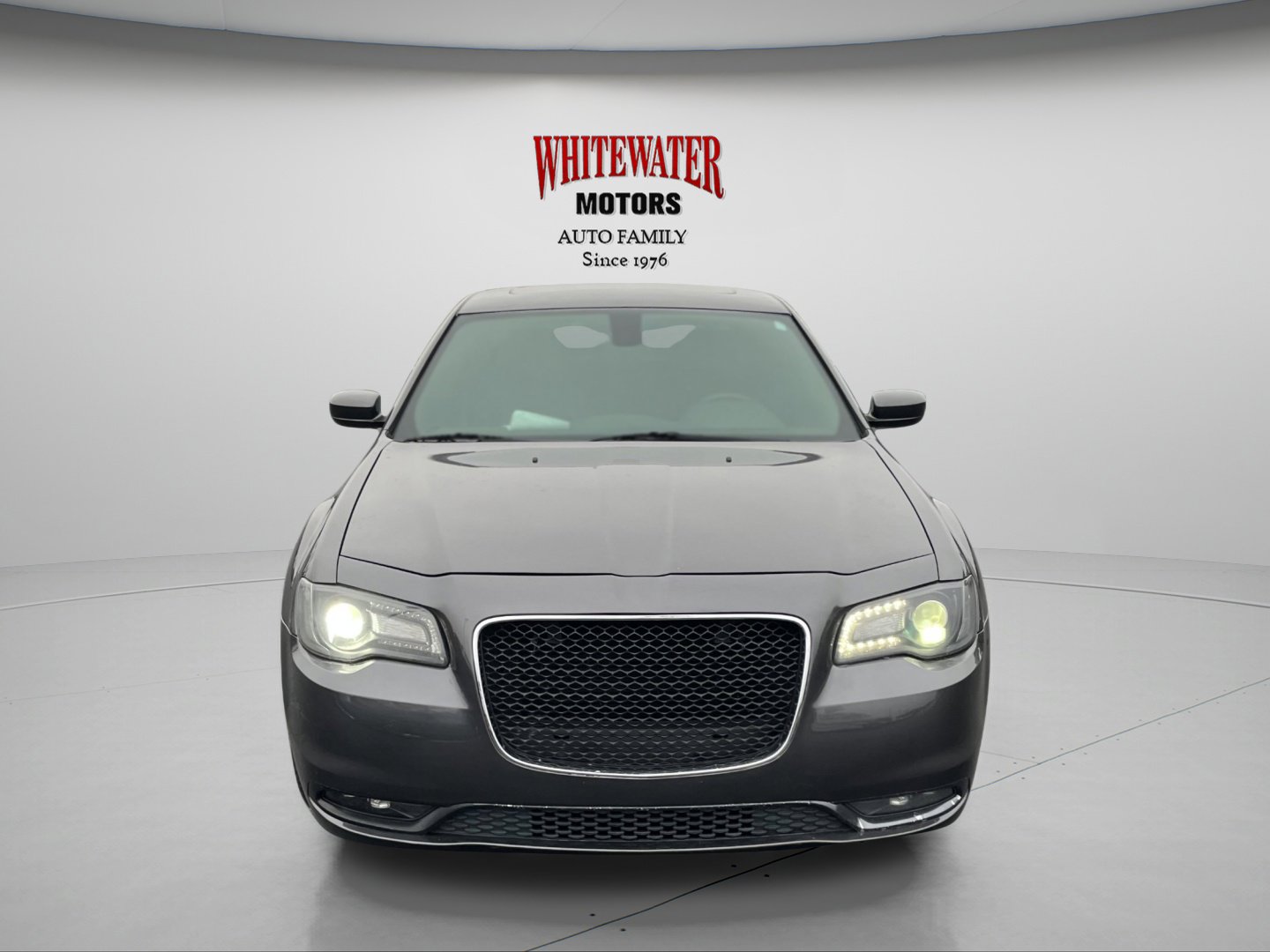 Used 2016 Chrysler 300 S image 8