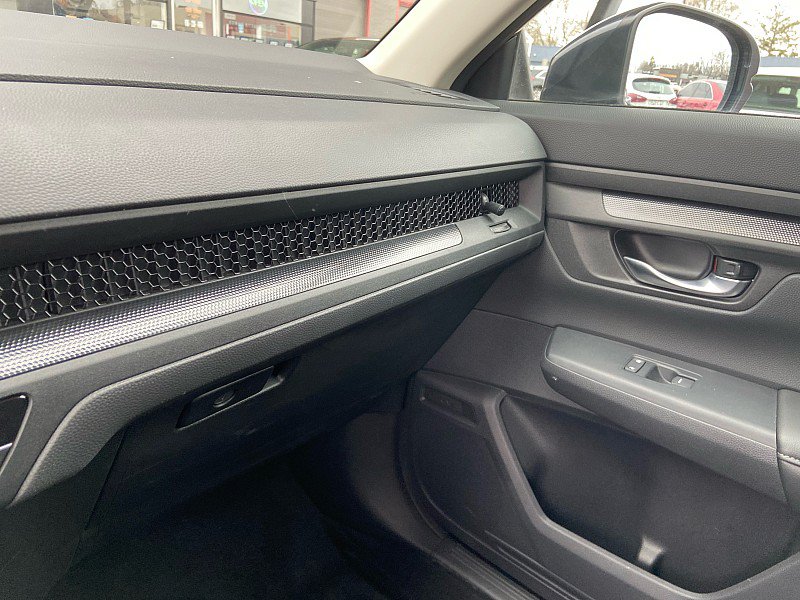 Used 2025 Honda CR-V LX image 18