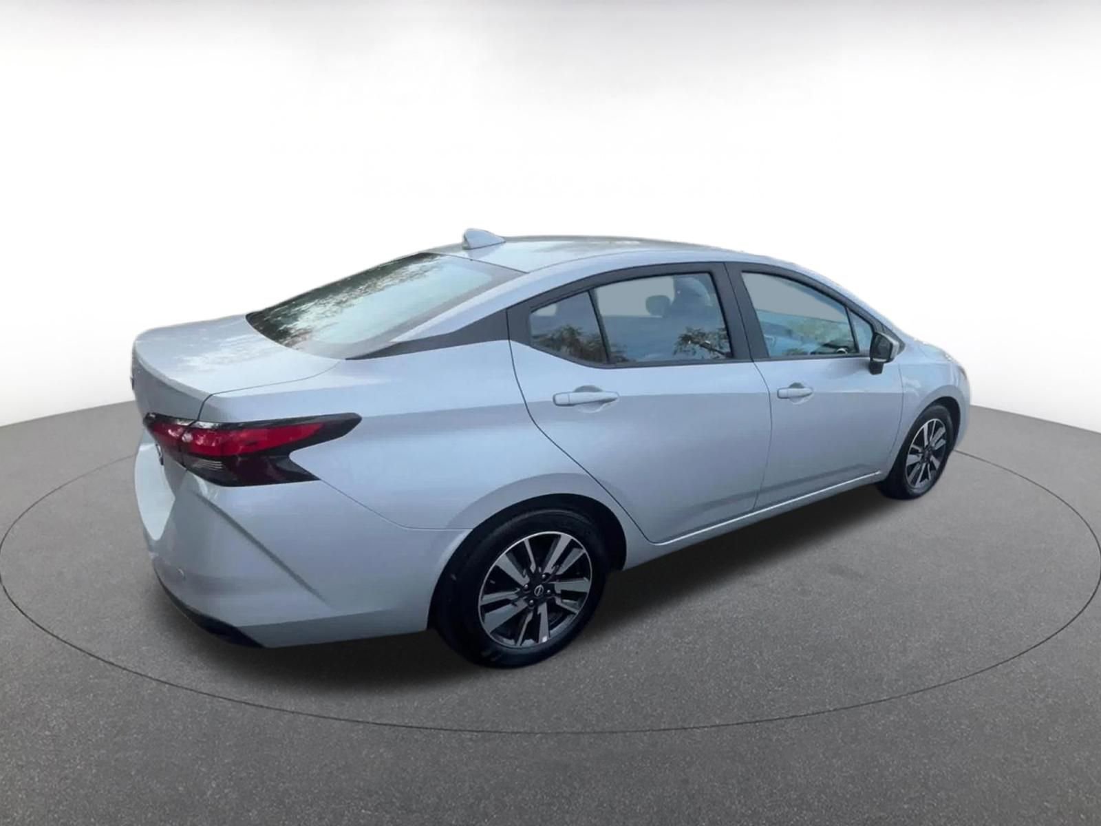 Used 2025 Nissan Versa SV image 15