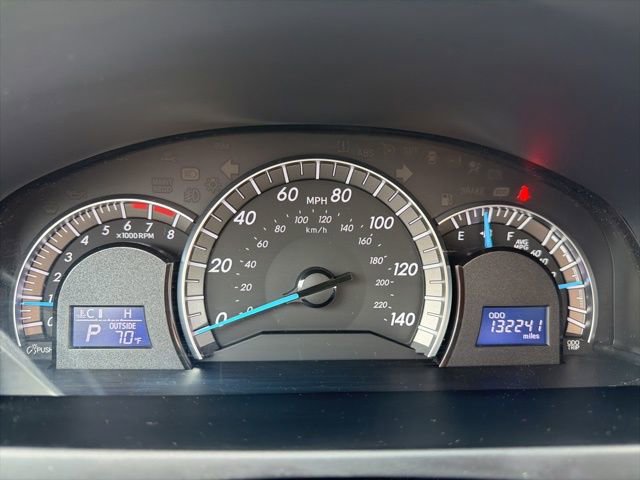 Used 2014 Toyota Camry SE w/ Moonroof Package FWD image 24