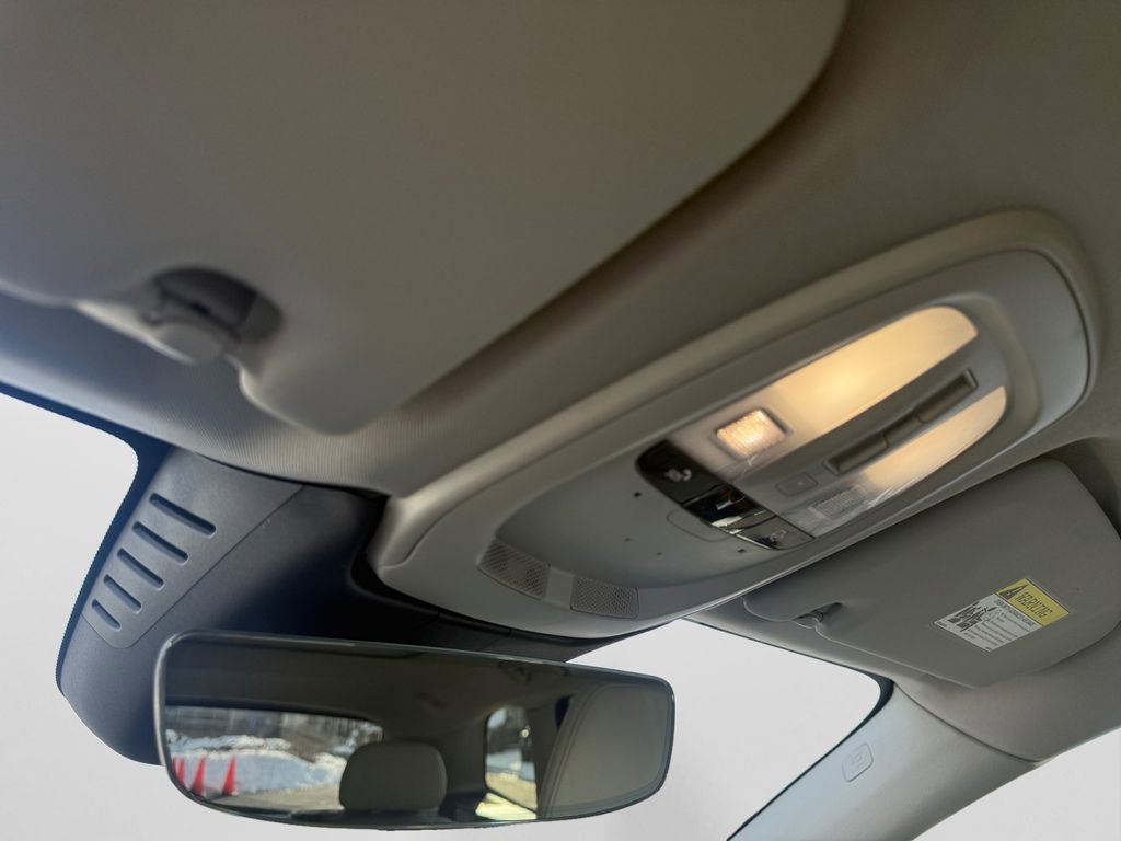 Used 2024 Volvo XC60 B5 Plus image 27