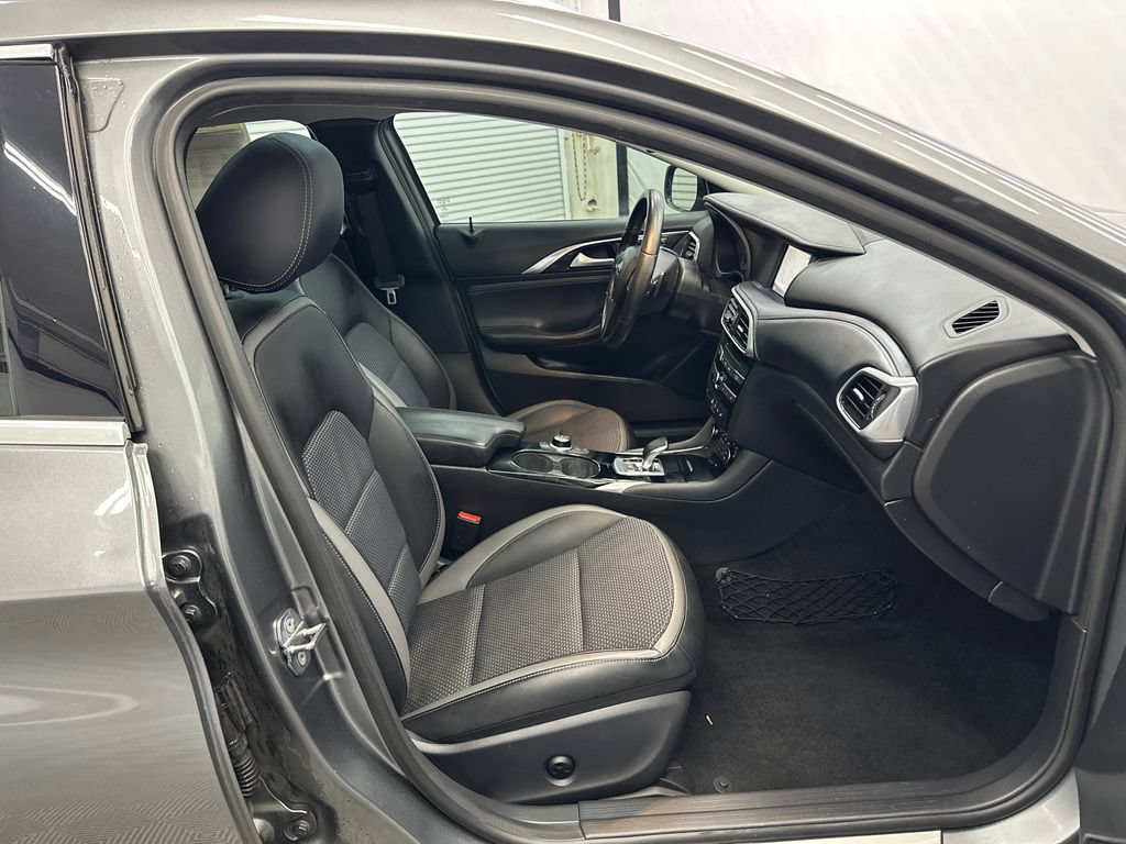 Used 2019 INFINITI QX30 AWD w/ Navigation Package image 14