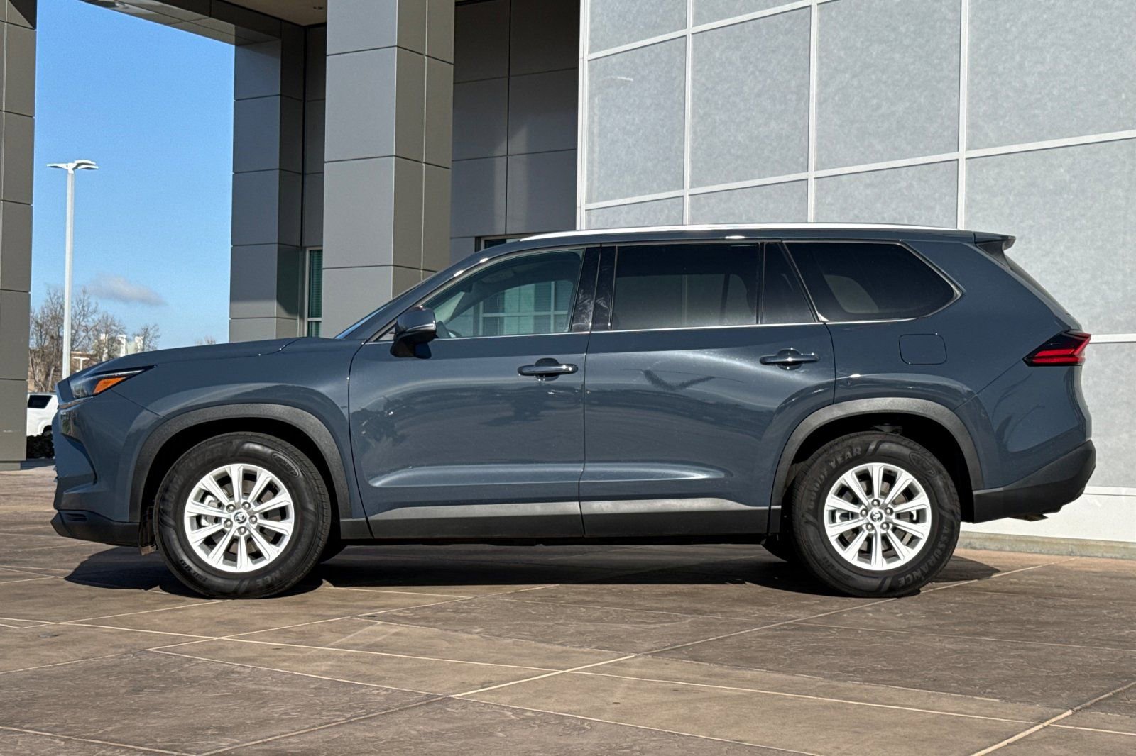 Certified 2025 Toyota Grand Highlander AWD image 8