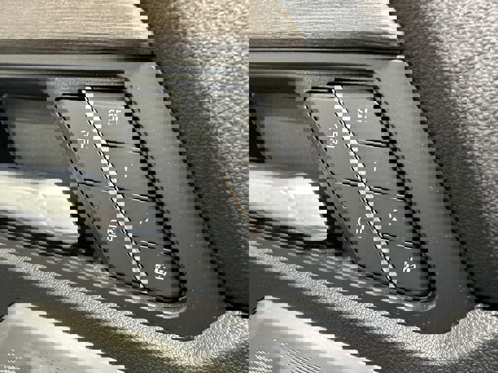 Used 2025 GMC Acadia Denali w/ Super Cruise Package image 19