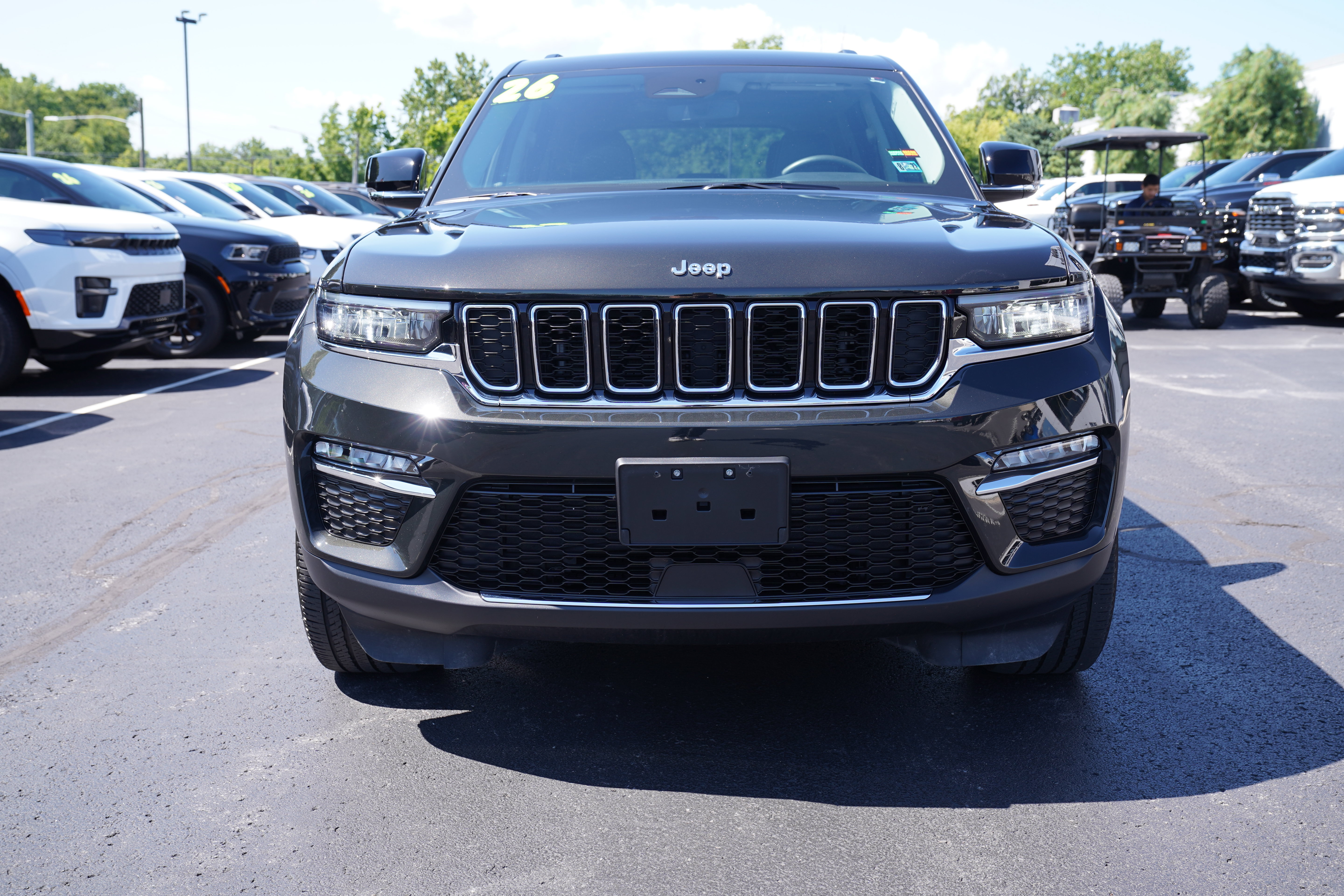 Used 2023 Jeep Grand Cherokee Limited AWD/4WD image 10