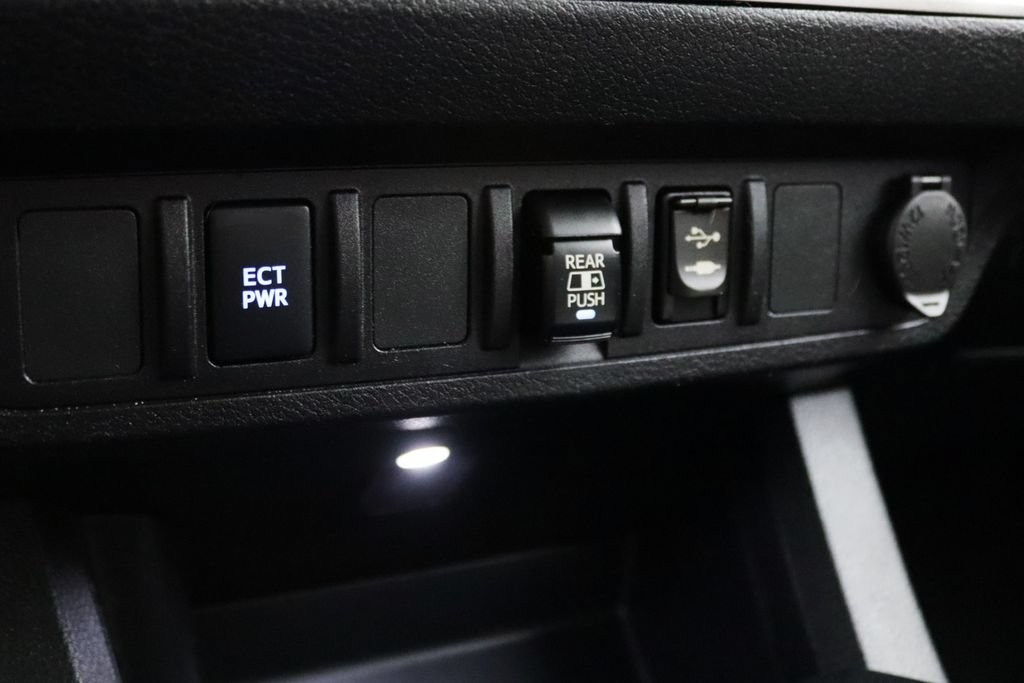 Used 2019 Toyota Tacoma SR5 AWD/4WD image 28