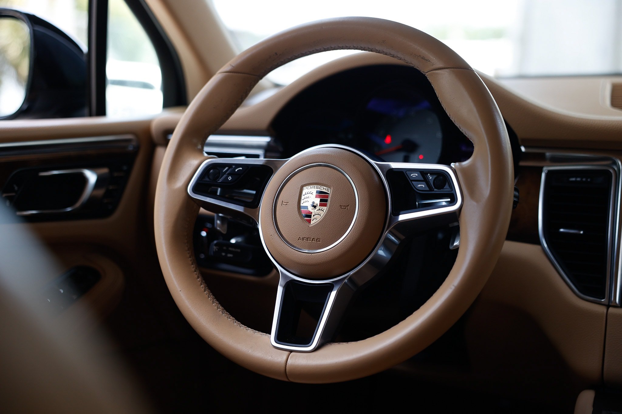 Used 2016 Porsche Macan S AWD/4WD image 32