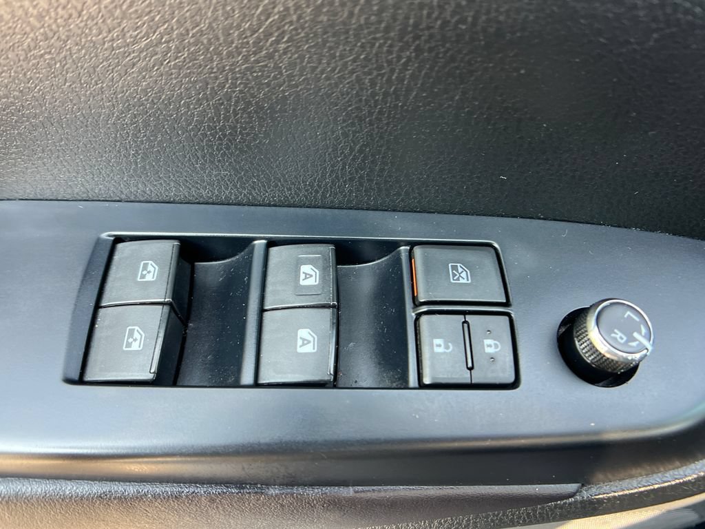 Used 2016 Toyota Highlander XLE AWD/4WD image 12