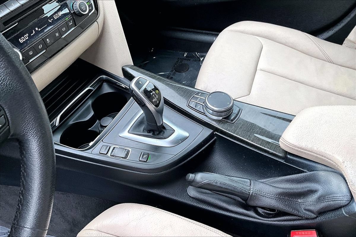 Used 2018 BMW 330i Gran Turismo xDrive w/ Premium Package AWD/4WD image 31