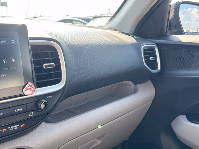 Used 2024 Hyundai Venue SEL FWD image 36