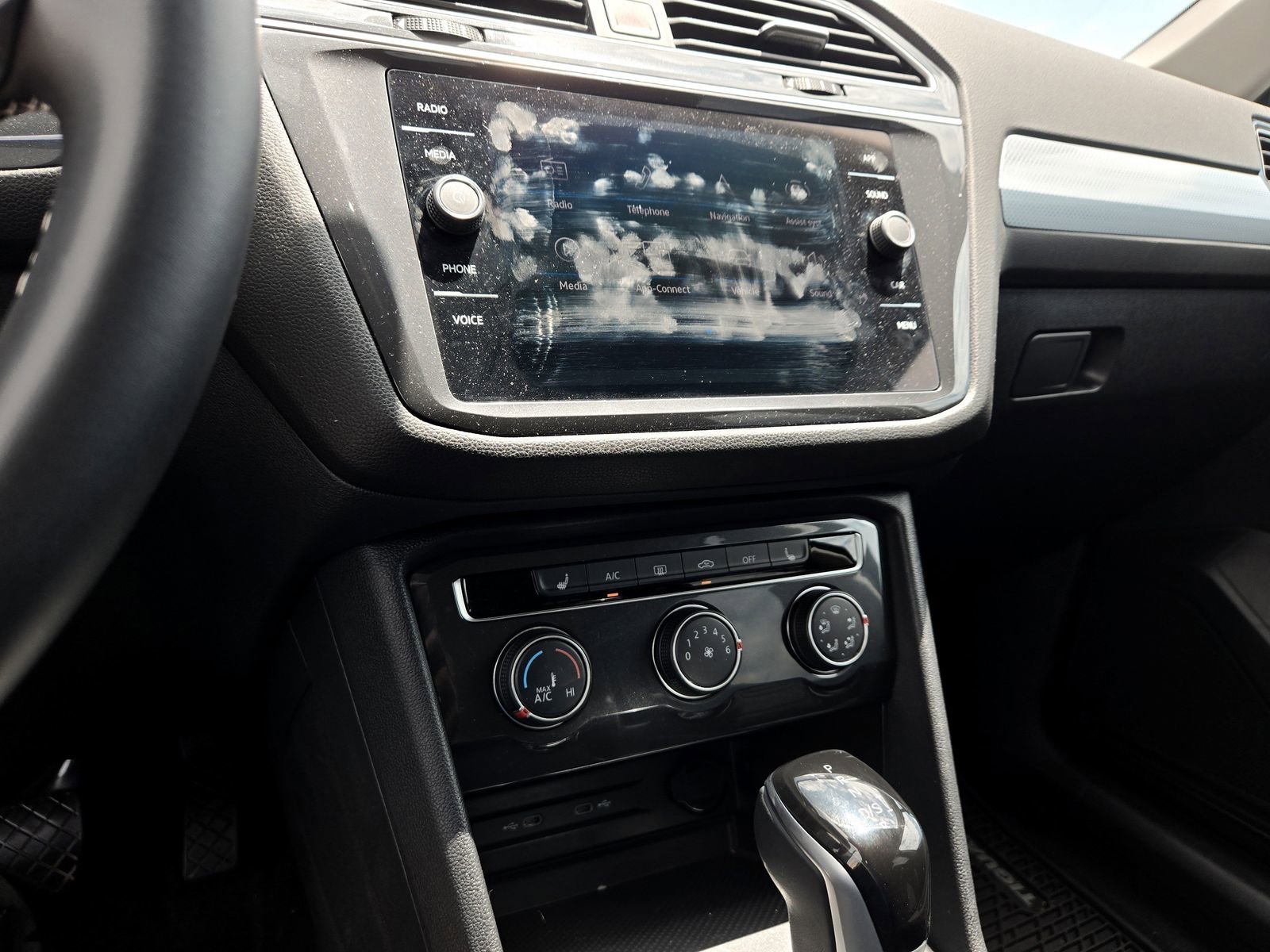 Used 2024 Volkswagen Tiguan S image 12