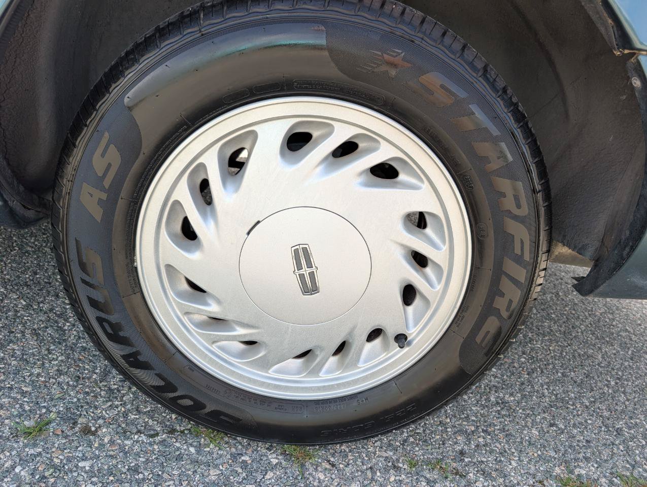 Used 1995 Lincoln Continental FWD image 3