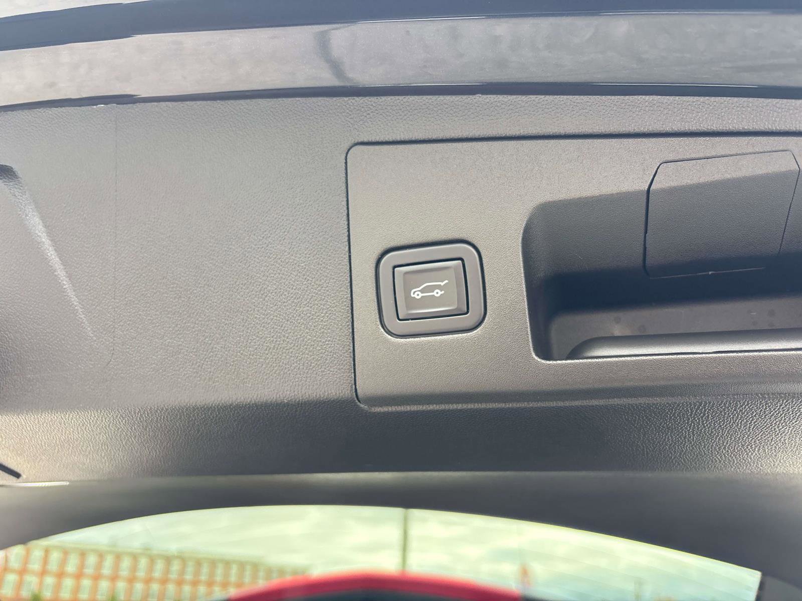 Used 2022 Cadillac XT5 Sportv w/ Platinum Package image 17