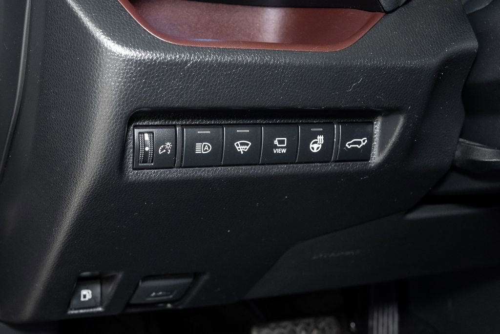 Used 2019 Toyota RAV4 Limited AWD/4WD image 15