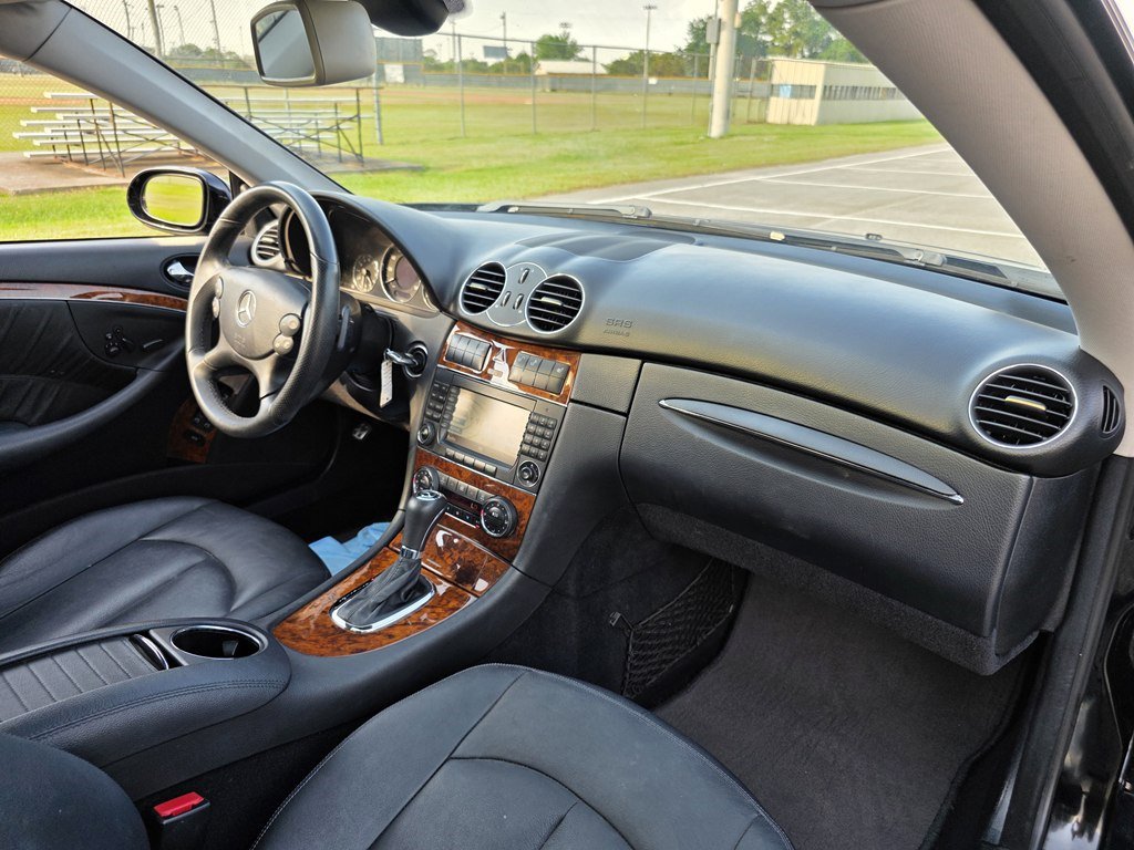 Used 2009 Mercedes-Benz CLK 350 Coupe image 22