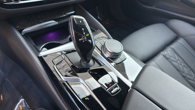 Used 2022 BMW 530i RWD image 19