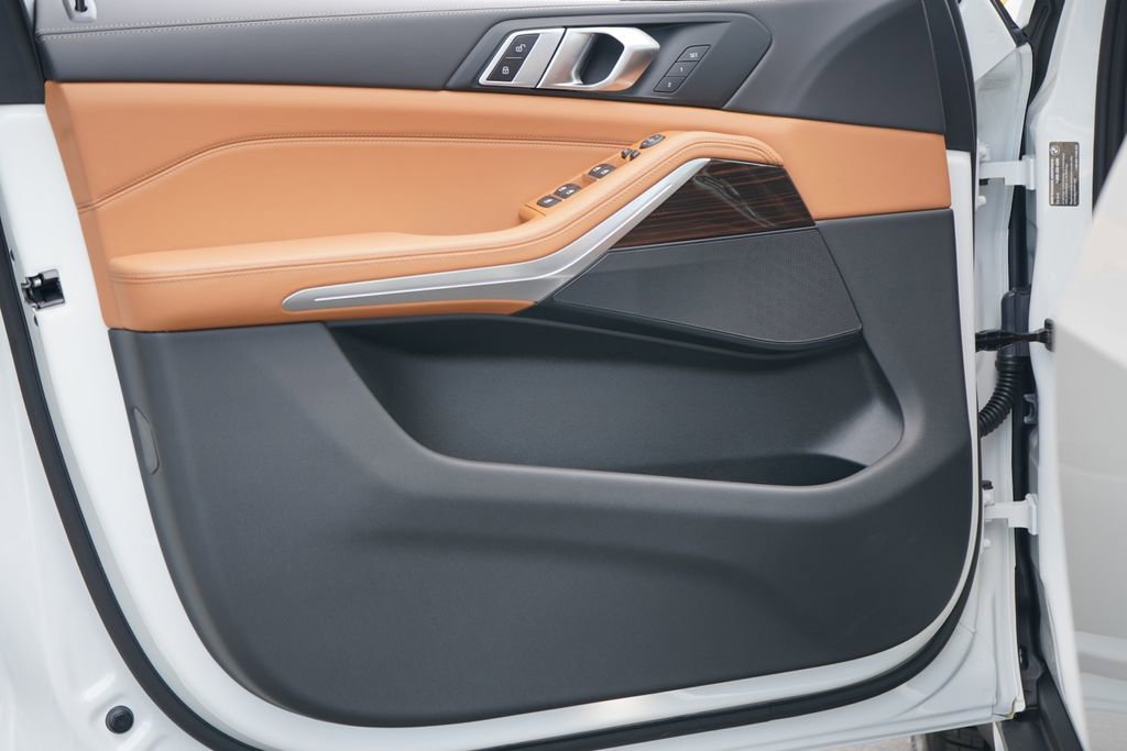 New 2026 BMW X5 sDrive40i image 8